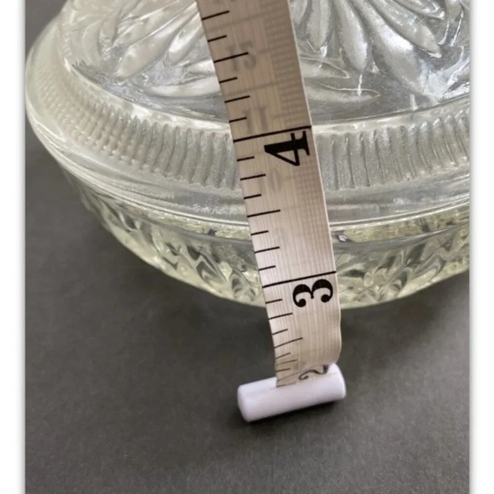 VINTAGE AVON BEAUTY DUST CRYSTALIQUE CONTAINER 1975 empty